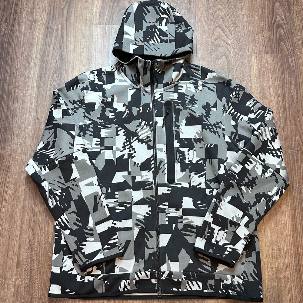 NWOT Nike Tech Fleece Hoodie Black Grey White Digi Camo DM6456-077